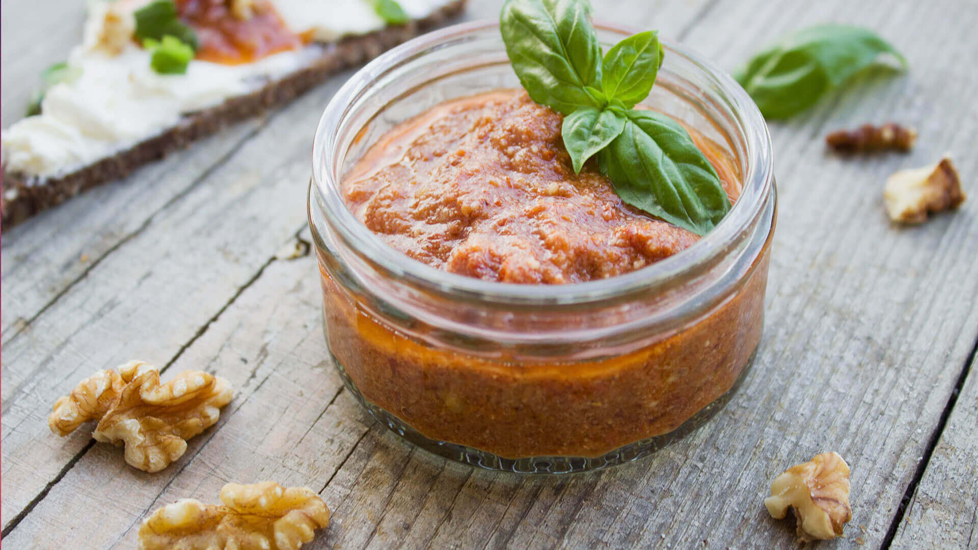 Tomatenpesto: schnelles, einfaches und vielseitig verwendbares Rezept